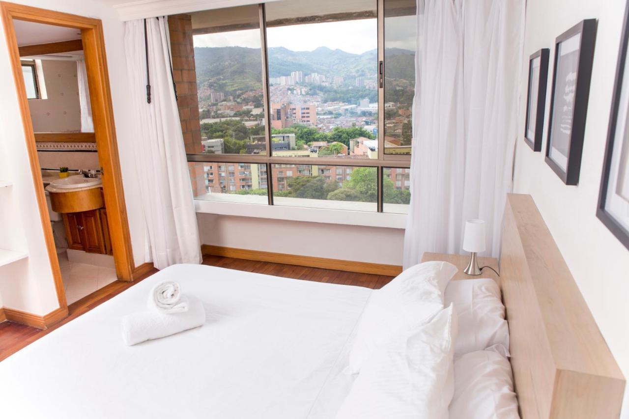 Aptos Alcazar Oviedo By Housy Host Medellin Exterior photo